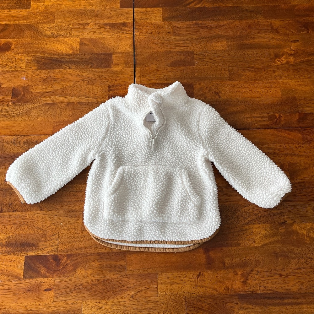 2T Old Navy pull over 1/4 zip  sweater with front kangaroo pocket in white.